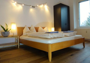 Отель Lovely, central apartment with balcony  Инсбрук